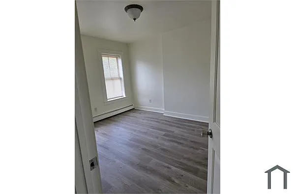 Building Photo - 539 Howard Ave #2
