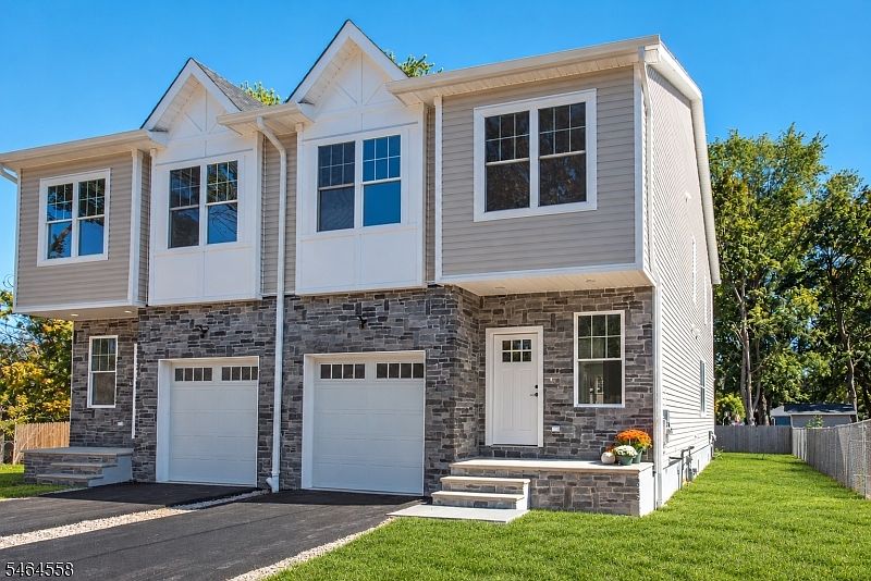 1st image of 8 Halsey St #8