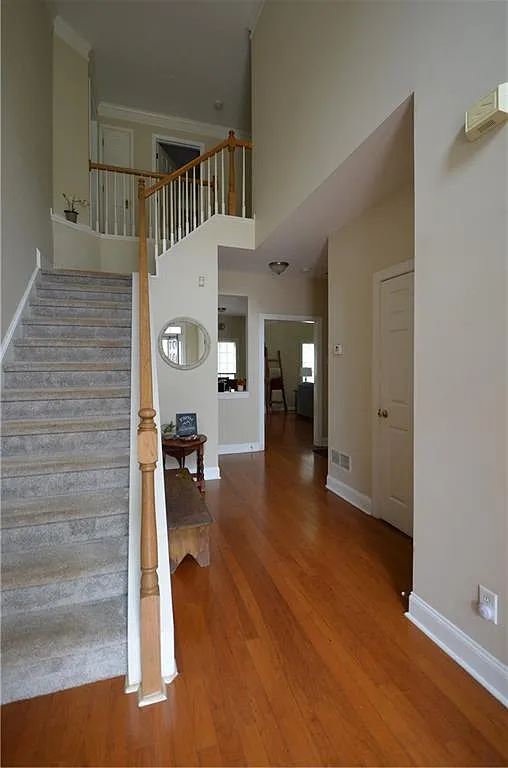 4 bed, 2.5 bath, 2865 sqft, $2,800 — Photo 2