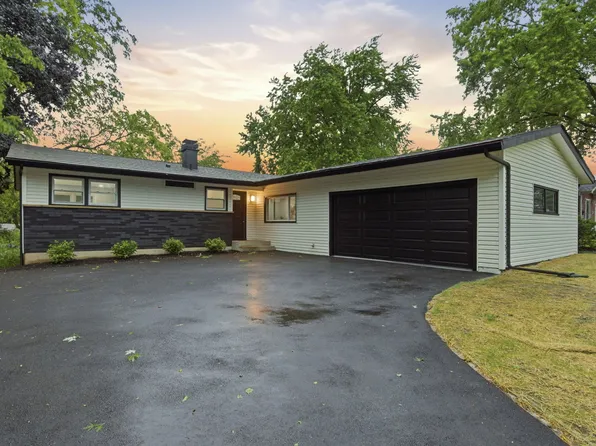 6411 Londonderry Dr, Cary, IL 60013
