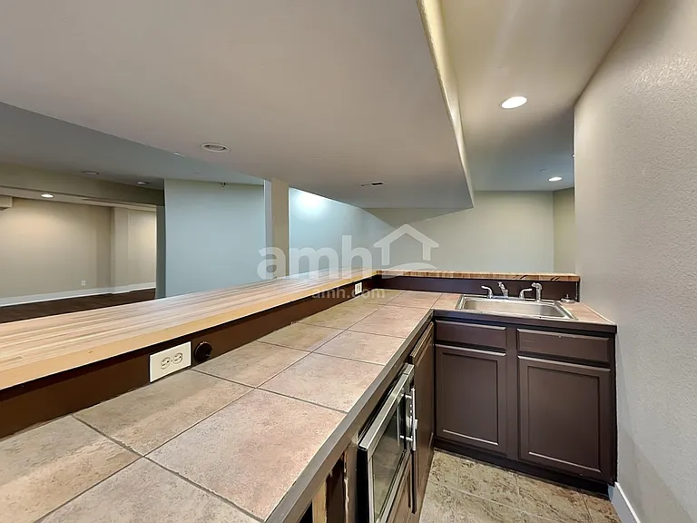 13725 Kearney St — Photo 17