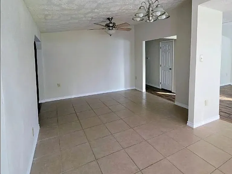320 Bell Ave — Photo 7