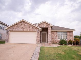 721 Allencrest Dr, Arlington, TX 76001