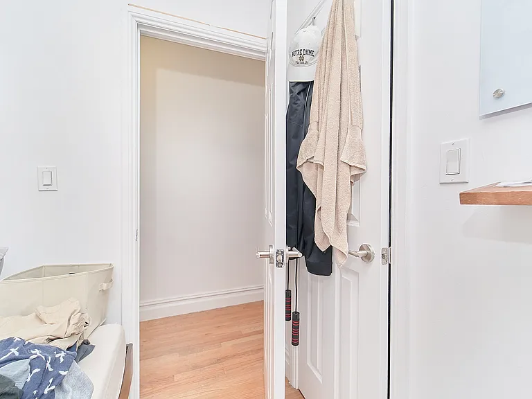 236 E 33rd St #3B — Photo 6