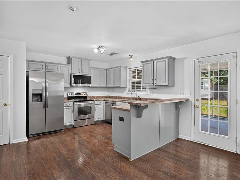 325 Shadowbrooke Cir — Photo 8