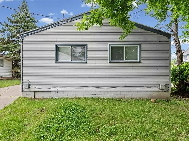 19861 Vermander Ave — Photo 18