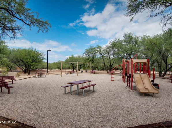 8972 E Linden St, Tucson, AZ 85715
