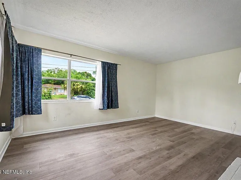 6216 Suwanee Rd — Photo 5