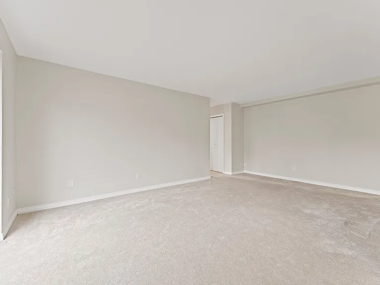 260 Randolph Pl — Photo 7