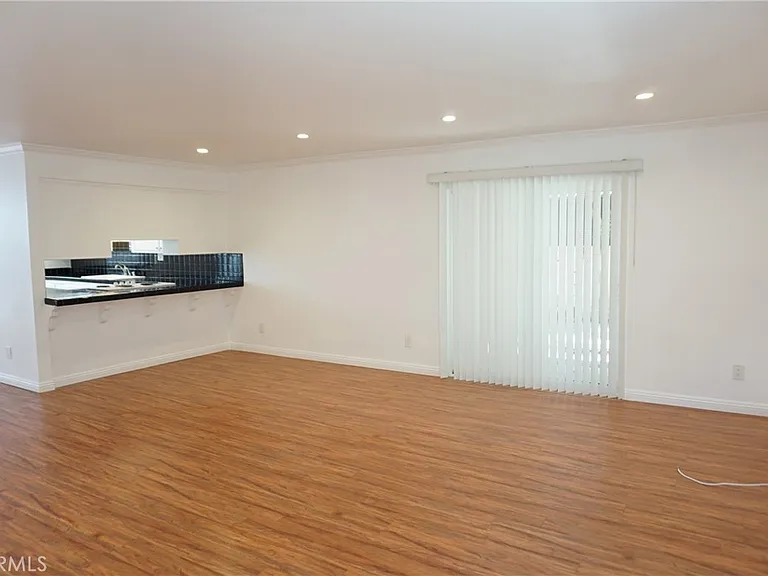 4610 Densmore Ave #20 — Photo 9