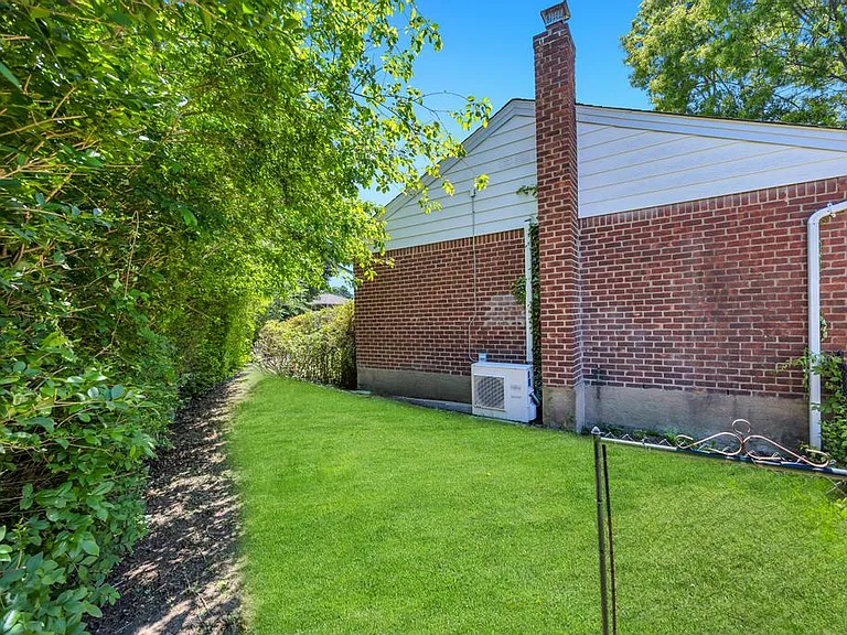 20 Switzerland Rd — Photo 29