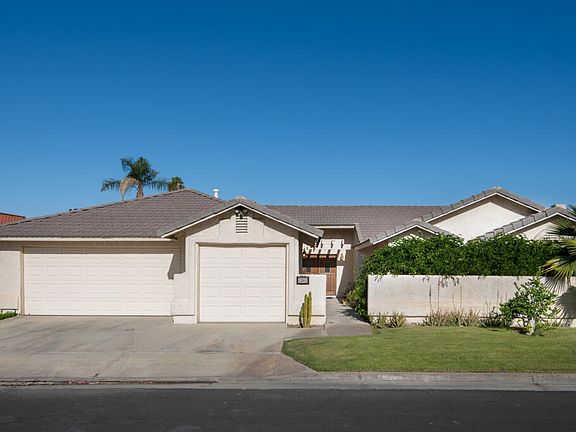 3rd image of 43800 La Carmela Dr