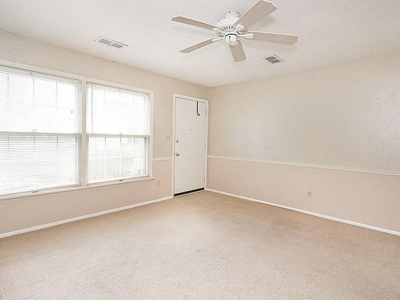 3rd image of 611 Canterbury Ln #12-12-E