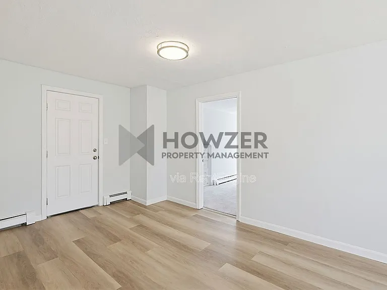 24 Crocker St #A4 — Photo 8