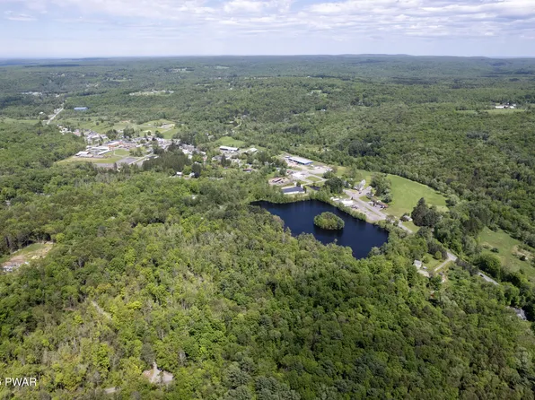 56-63 Wellington Dr, Newfoundland, PA 18445