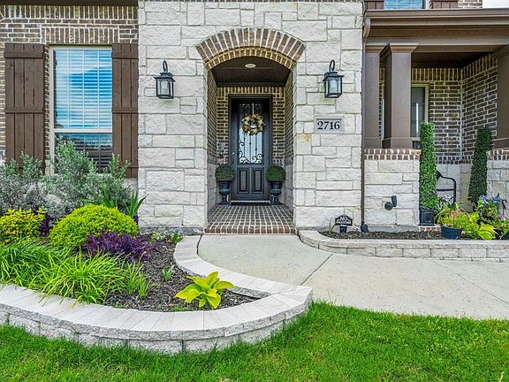 2nd image of 2716 Cross Oak Pl