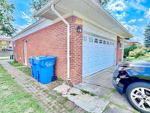3rd image of 11744 Highland Dr