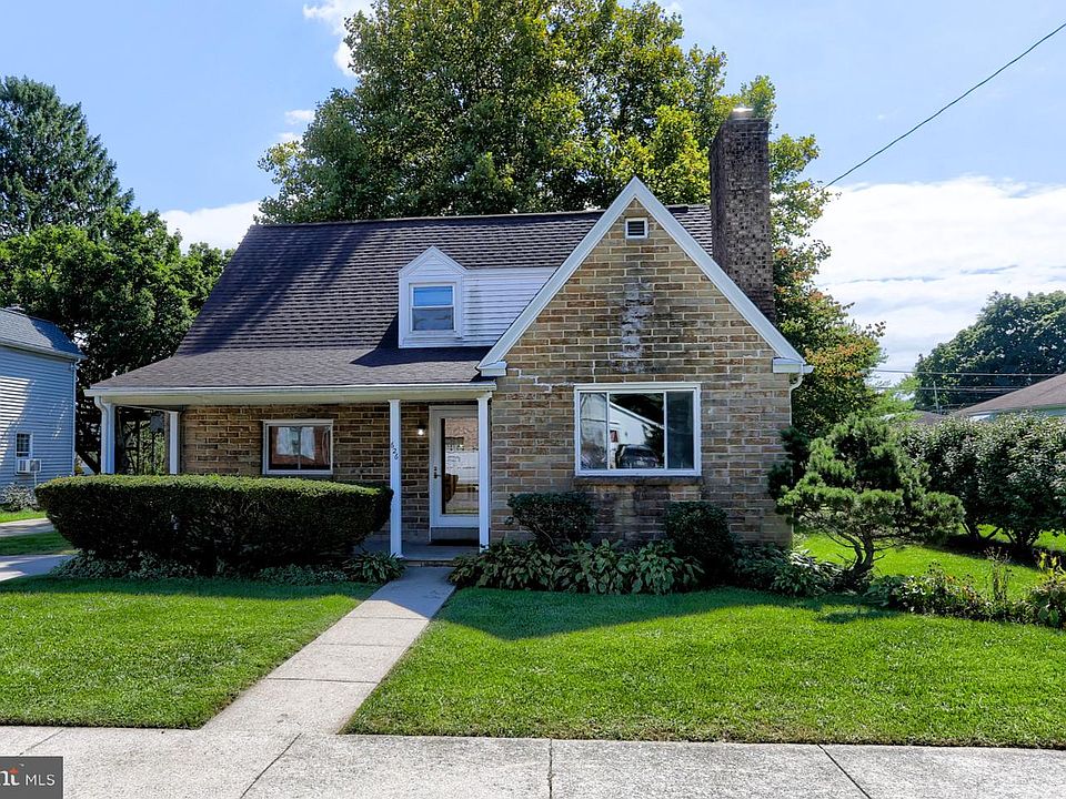 1st image of 626 Maple St