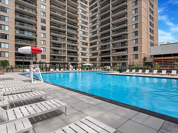 Resort Style Swimming Pool