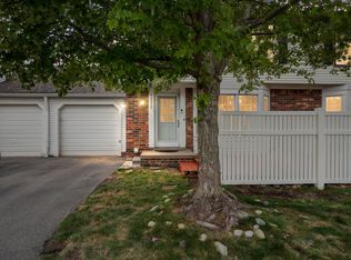 42253 Old Pond Cir, Plymouth, MI 48170
