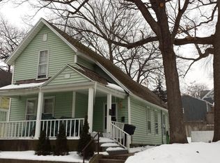 1554 Forrest Ave NE, Grand Rapids, MI 49505