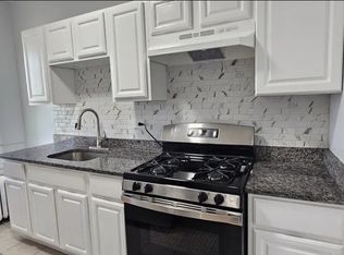1477 Chapel St #1F, New Haven, CT 06511