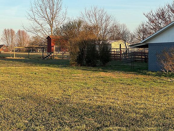 4th image of 18576 Columbine Rd