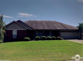 208 High Ridge Dr, Lonoke, AR 72086