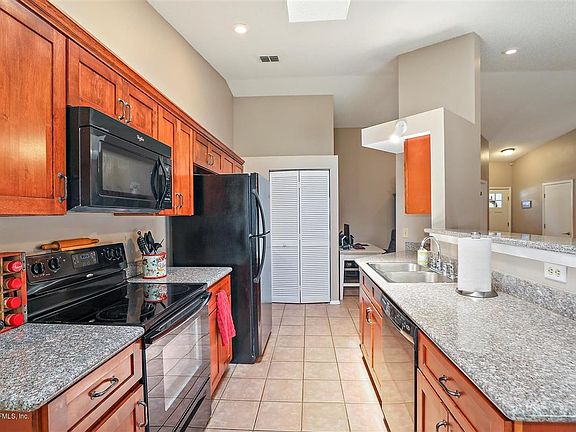 5th image of 3590 Hampton Glen Pl