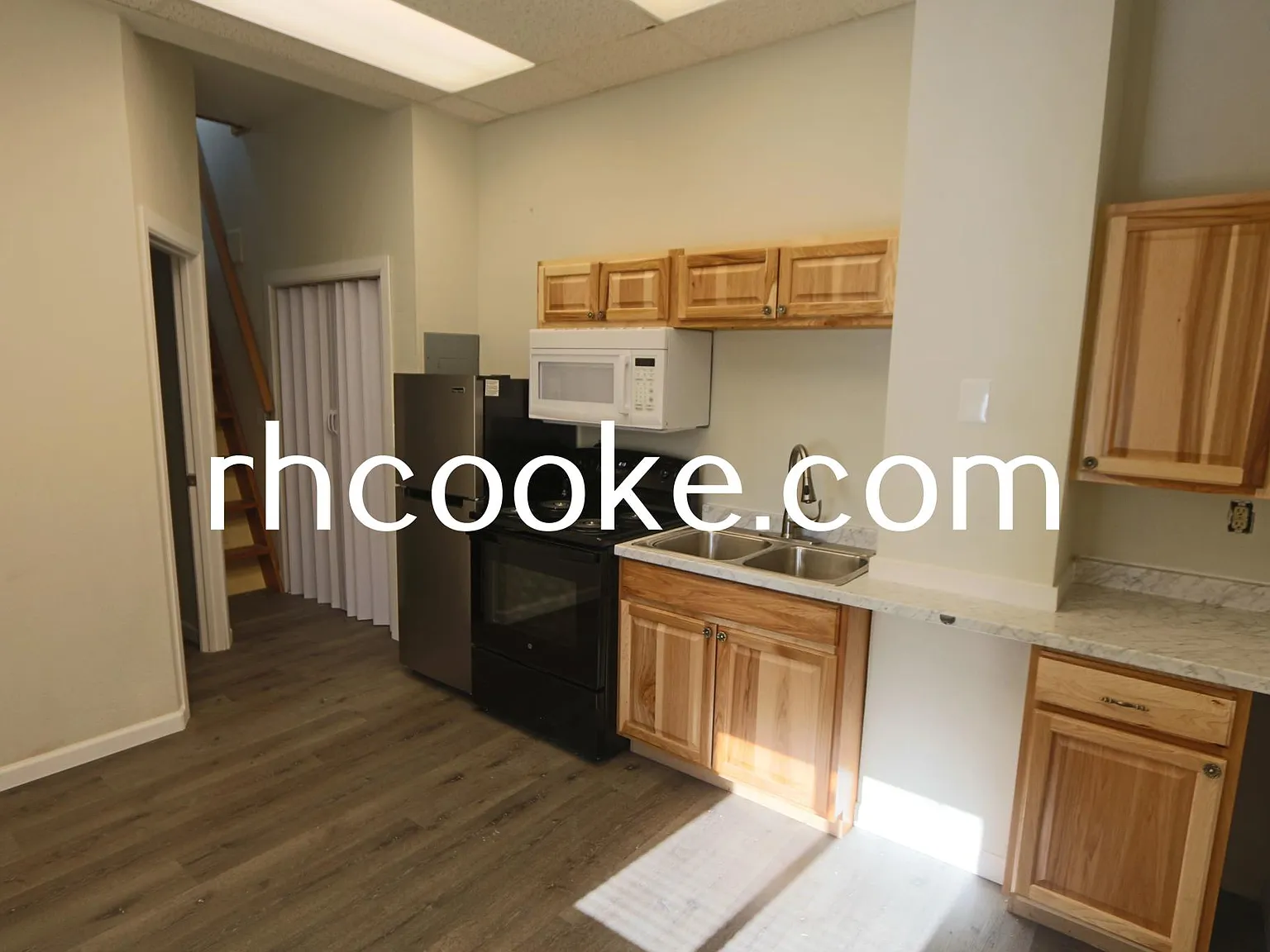 1 bed, 300 sqft, $795 — Photo 2