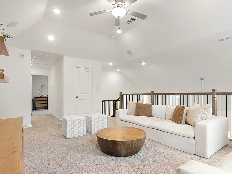 1429 Ross Ave — Photo 12