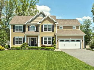 8 Brisbane Ct, Albany, NY 12203