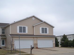 2828 Gill St, Bloomington, IL