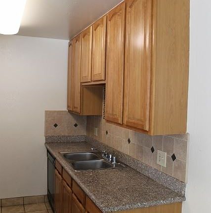 4th image of 221 Quincy St APT 27