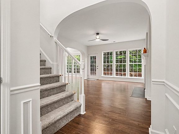3rd image of 4921 Delta Lake Dr