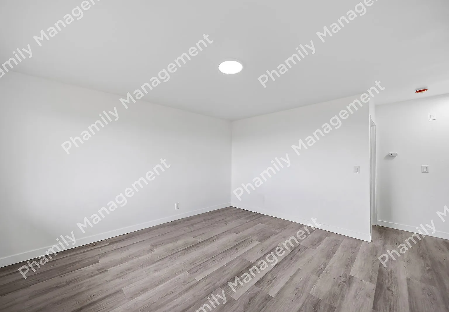 2538 Johnston St — Photo 1
