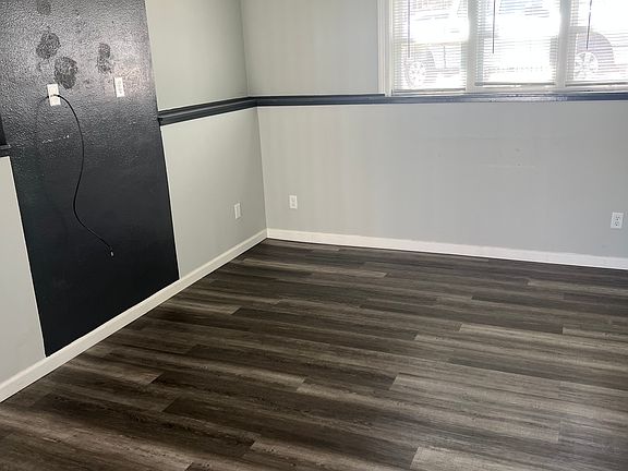 2nd image of 113 Eastgate Dr APT 4