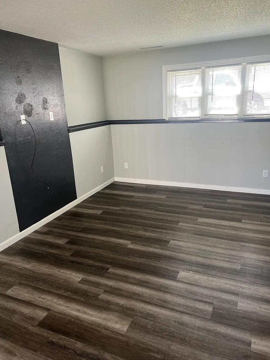 Building Photo - 113 Eastgate Dr #4