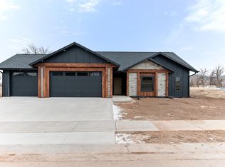 3848 E Beartooth Loop, Spearfish, SD 57783