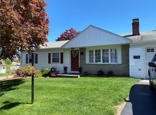 16 Garden Dr, Lincoln, RI 02865
