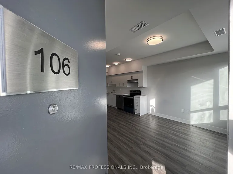 62 Dixfield Dr #106 — Photo 3