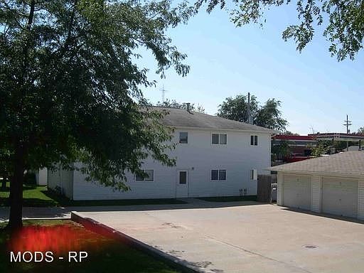 1st image of 702 Chestnut Dr