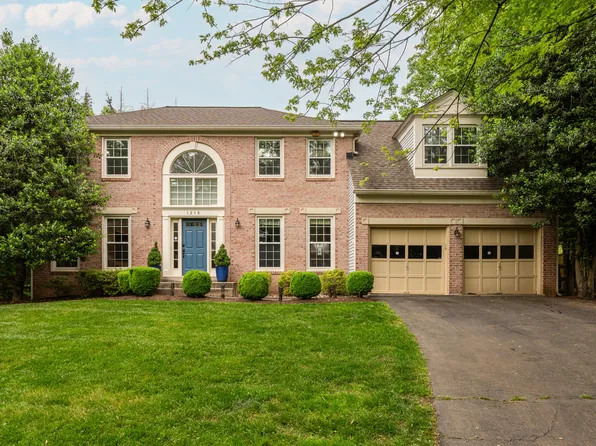 1219 Rowland Dr, Herndon, VA 20170