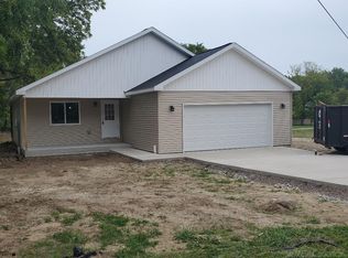 49050 Fuller Rd, Chesterfield, MI 48051