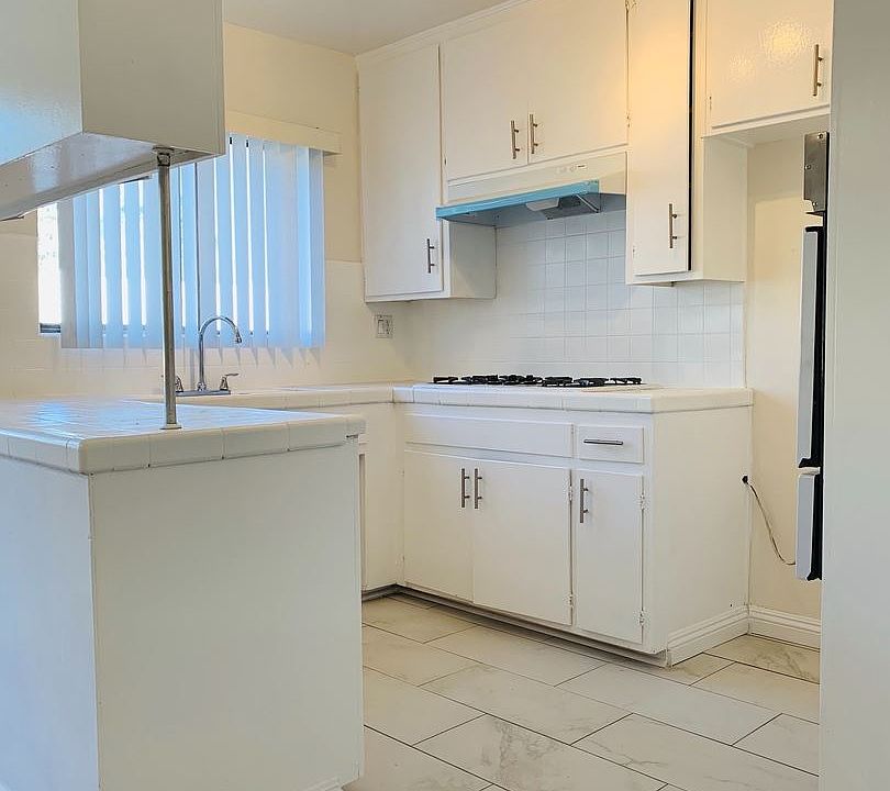 1st image of 5635 Laurel Canyon Blvd APT 4