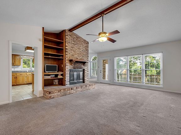 5th image of 142 Lake Laurie Cir