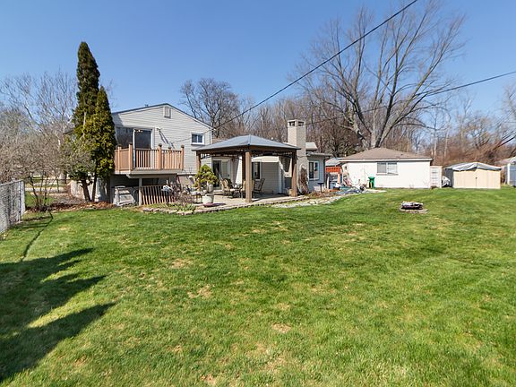 2nd image of 33112 Lynx St