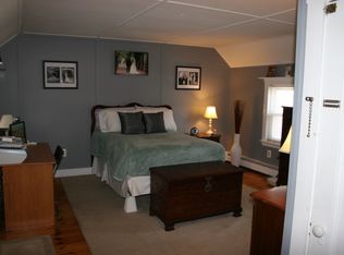 27 Grove St, Reading, MA 01867