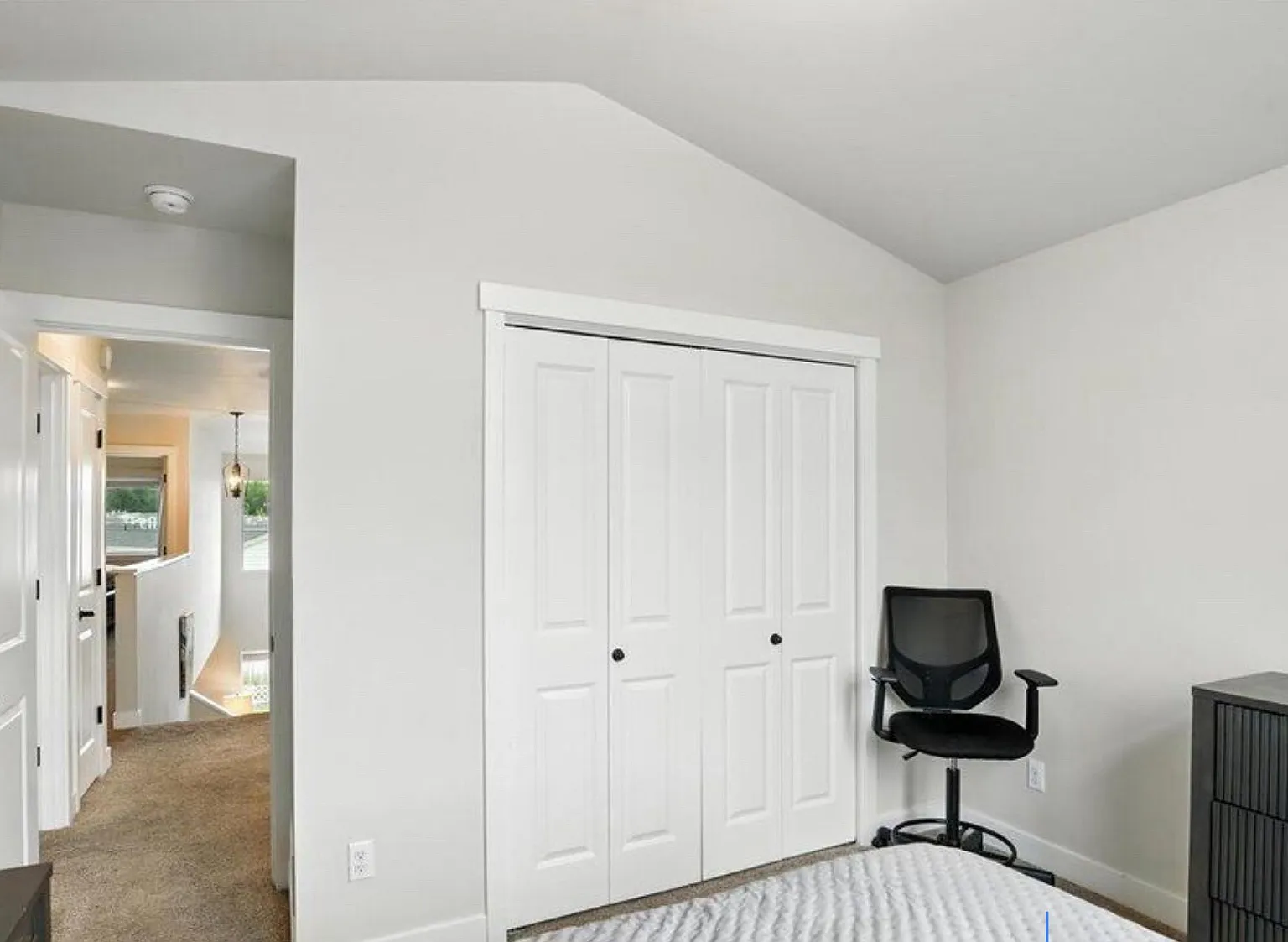 339 Skwentna Dr — Photo 2