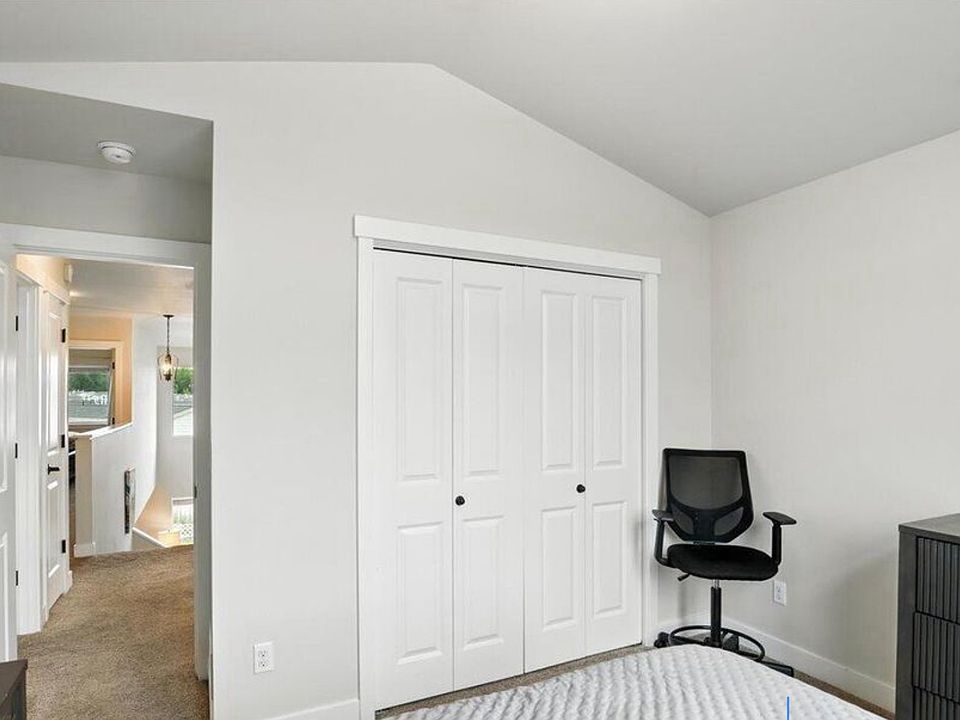 2nd image of 339 Skwentna Dr
